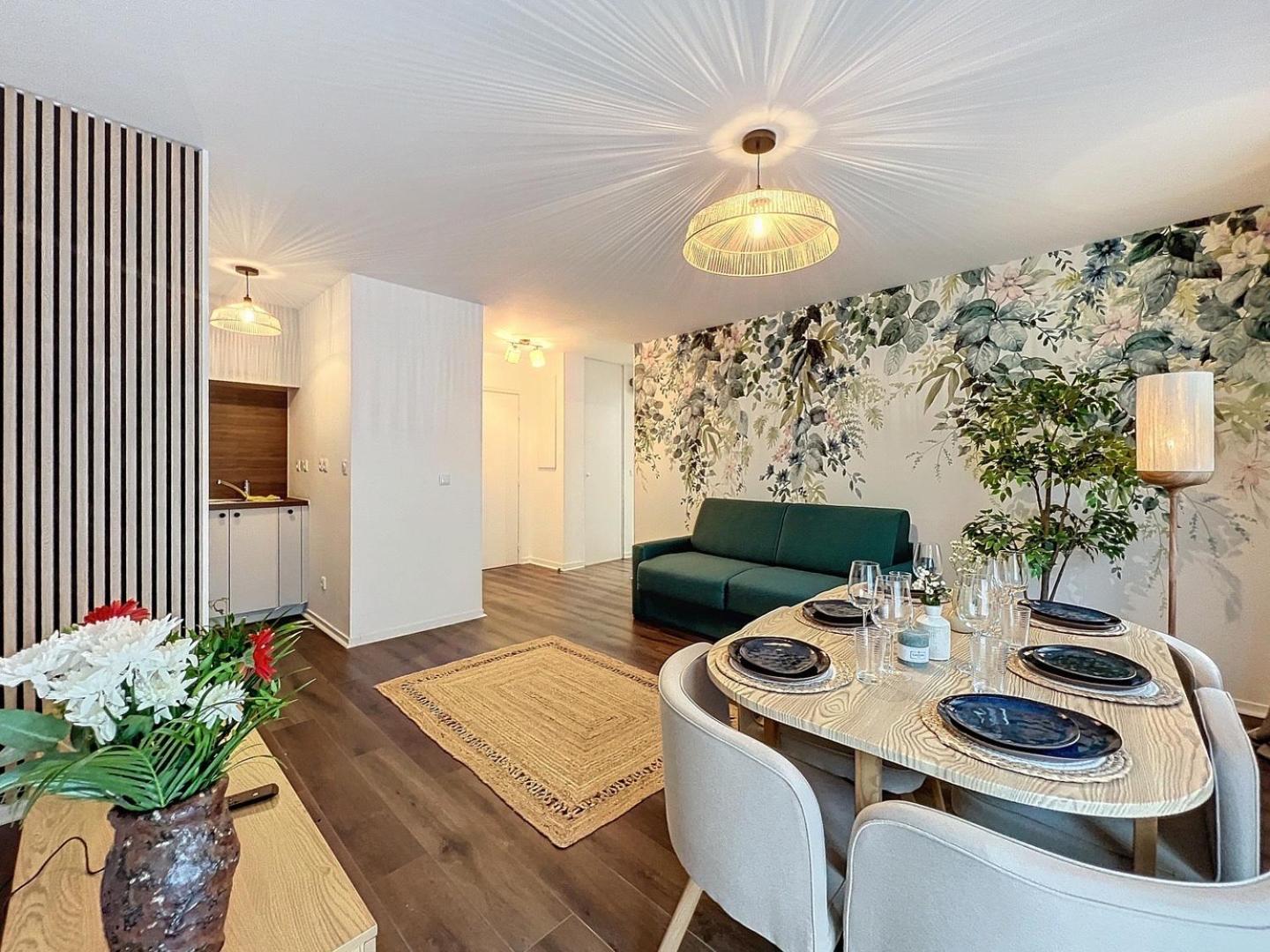 Apartment New Renovated At Disneyland, 1 Min From Train Station *
