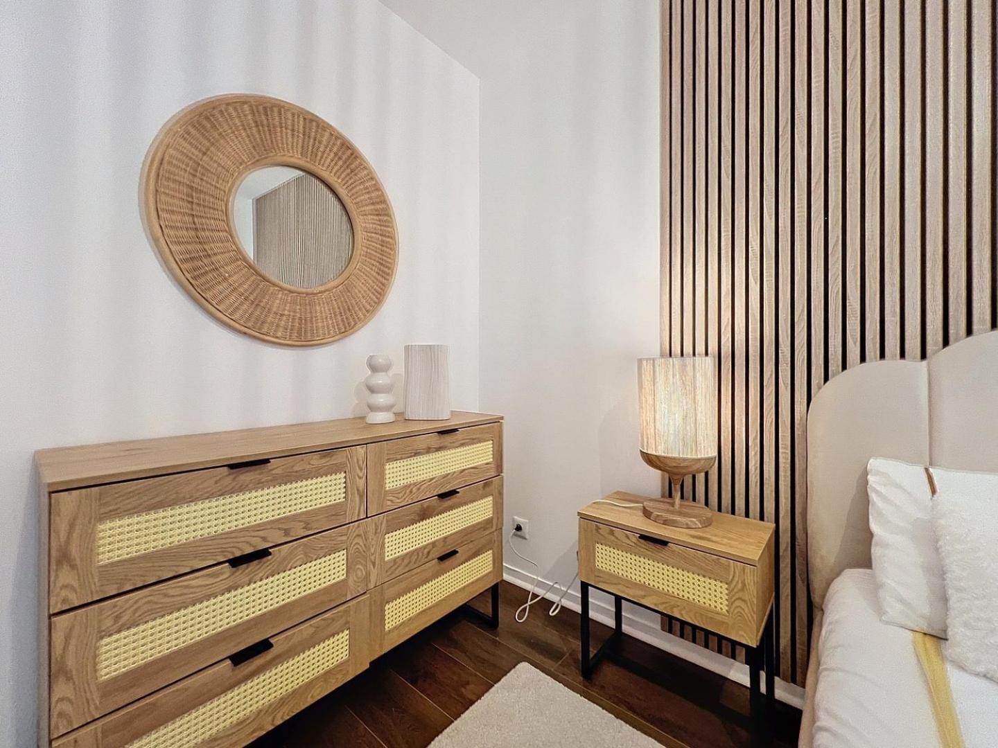 Apartment New Renovated At Disneyland, 1 Min From Train Station